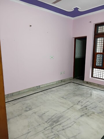 Room in 4 BHK Independent House at Sector 30 – for Sale