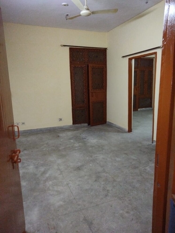 Room, vaishali sector 2 2 Bedroom 800 Sq.Ft. Builder Floor In Vaishali Sector 2 Ghaziabad 9062065