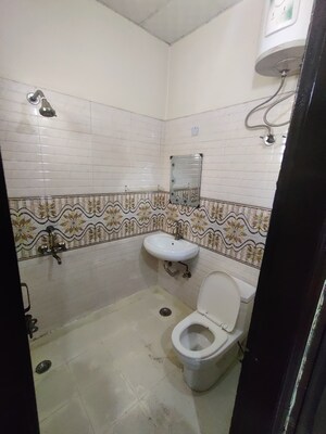 Bathroom in 2 BHK Builder Floor at Shanti Plaza Vaishali, Vaishali Sector 4 – for Rent