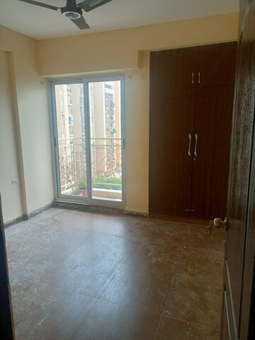 Room in 2 BHK Apartment at Aditya World City, Shahpur Bamheta – for Rent