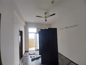 Furnished Amenities in 3 BHK Apartment at Mahagun Mywoods II, Sector 16c Greater Noida – for Rent