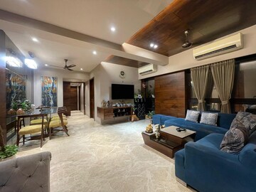 Living Room in 4 BHK Apartment at Santacruz East – for Sale