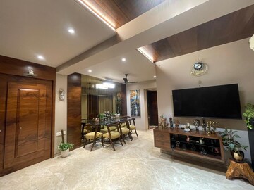 Living Room in 4 BHK Apartment at Santacruz East – for Sale