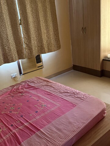 Bedroom in 2 BHK Apartment at Mahim – for Rent