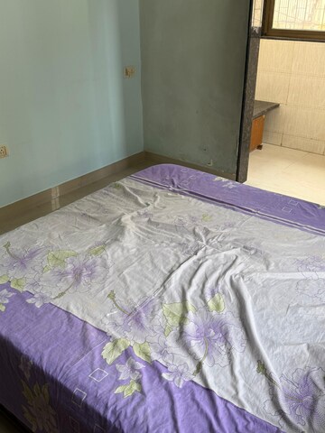 Bedroom in 2 BHK Apartment at Mahim – for Rent