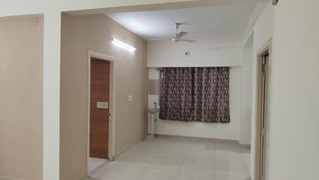 Room in 3 BHK Apartment at Shyamal – for Rent