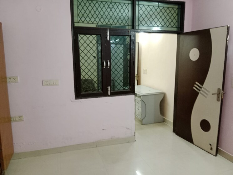 Room, new ashok nagar 2.5 Bedroom 800 Sq.Ft. Builder Floor In New Ashok Nagar Delhi 9062263