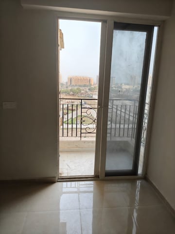 Utility Room in 2 BHK Apartment at Sector 37d – for Rent