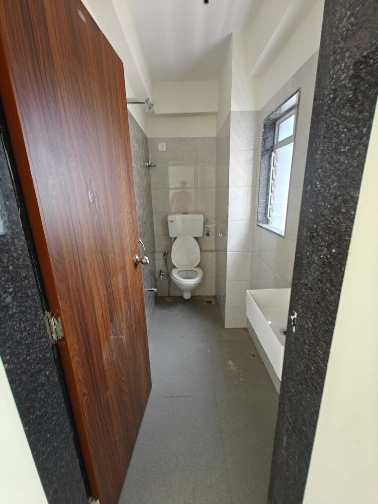 Bathroom, grant road 2 Bedroom 616 Sq.Ft. Apartment In Grant Road Mumbai 9062321