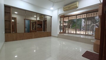 Bedroom in 2 BHK Apartment at Khar West – for Rent