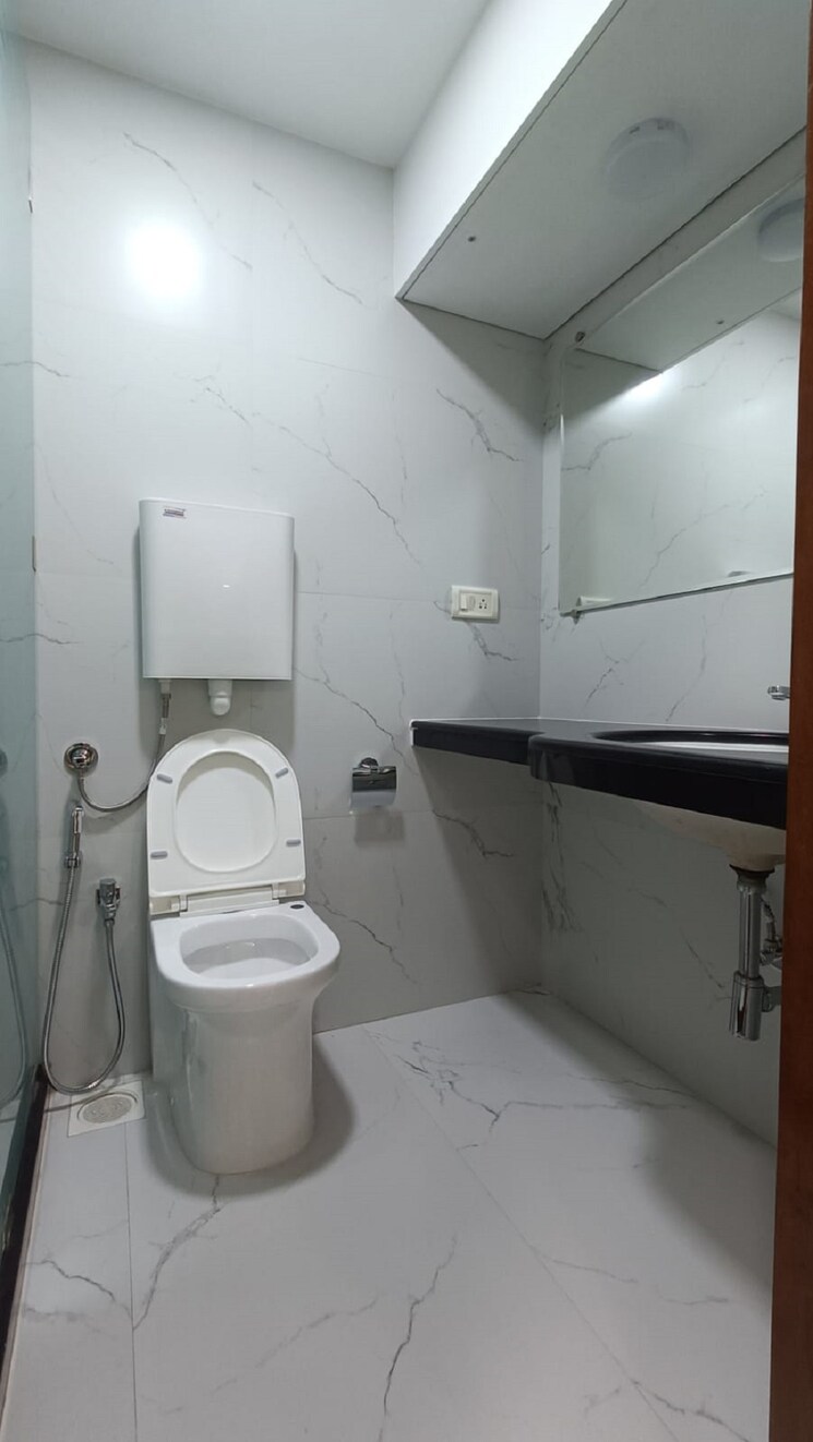 Bathroom, khar west 2 Bedroom 800 Sq.Ft. Apartment In Khar West Mumbai 9062333