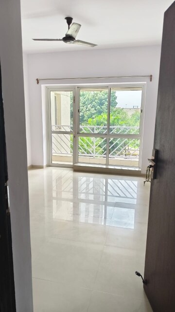 Room in 2 BHK Apartment at Rajarhat Residency, Rajarhat – for Sale