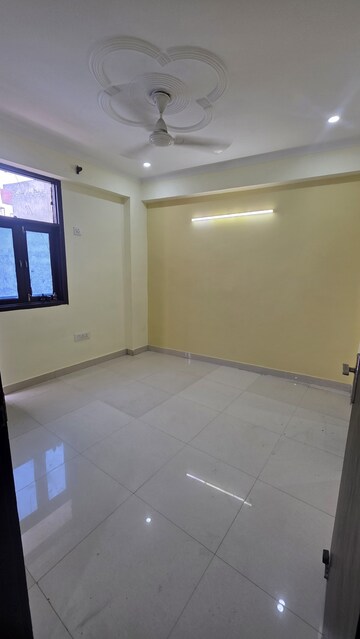 Room in 2 BHK Builder Floor at Chattarpur – for Rent