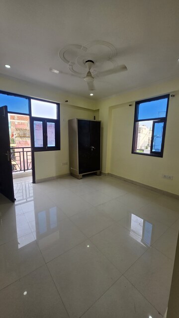 2 BHK Builder Floor For Rent in Chattarpur