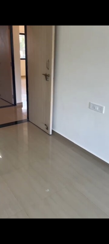 Room in 2 BHK Apartment at Nirman Apartment Andheri, Andheri East – for Rent