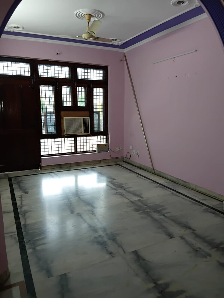 Living Room, sector 31 6 Bedroom 160 Sq.Yd. Independent House In Sector 31 Faridabad 9062440