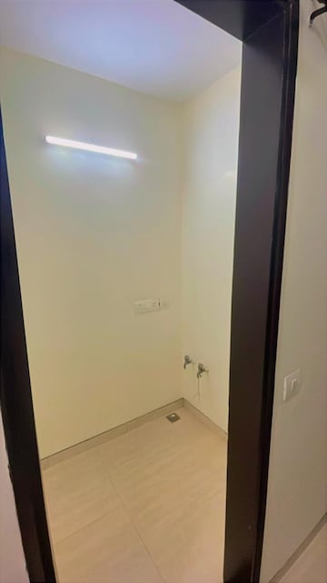 Room in 3 BHK Builder Floor at Chittaranjan Park – for Sale