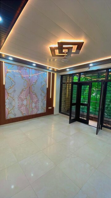 Room in 3 BHK Builder Floor at Chittaranjan Park – for Sale