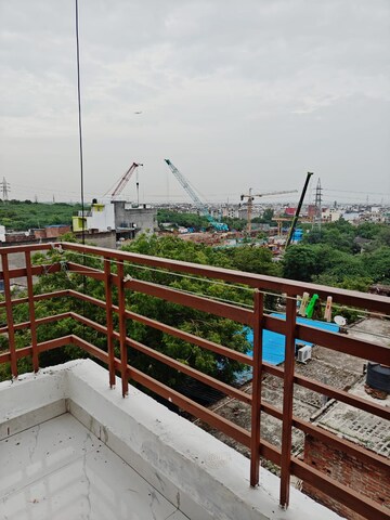 Balcony in 1 RK Builder Floor at Paryavaran Complex – for Rent