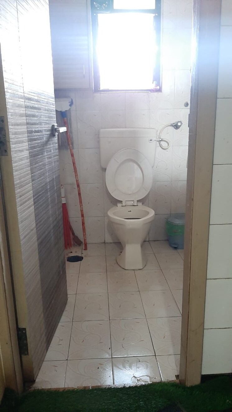 Bathroom, hilton-center Commercial Office Space 976 Sq.Ft. In Cbd Belapur Sector 11 Navi Mumbai 9062535