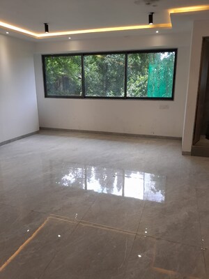 Room in  Office Space at HM 101 Boulverd, Kandivali East – for Sale