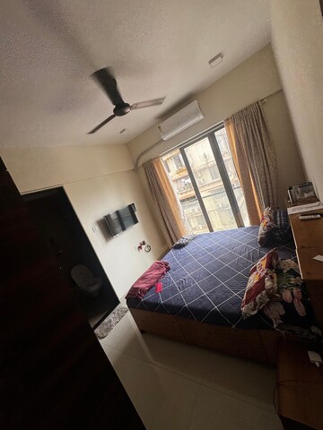Bedroom in 2 BHK Apartment at Khar West – for Rent