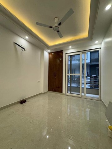 Room in 2 BHK Builder Floor at Vasant Kunj Enclave – for Rent