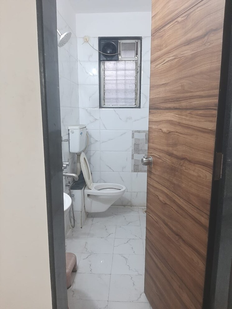 Bathroom, kumar-padmalaya 2 Bedroom 1010 Sq.Ft. Apartment In Aundh Pune 9062583