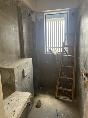 Bathroom in 1 BHK Apartment at Hindu Colony – for Rent