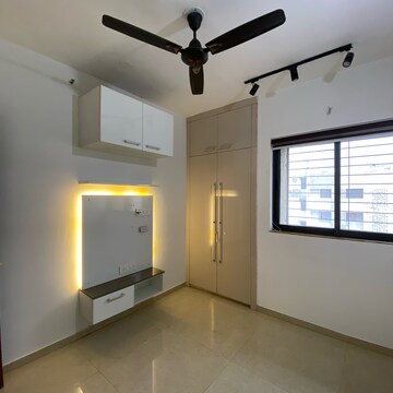 Room in 2 BHK Apartment at Lodha Palava Downtown Dombivli East, Taloja Bypass Road – for Rent