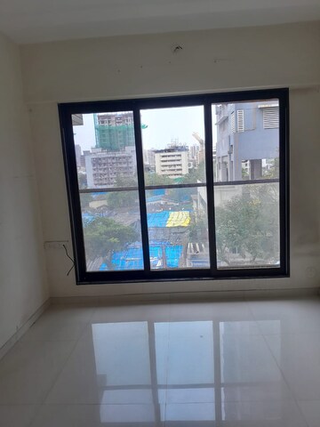 Room in 2 BHK Apartment at Pranav Flora Enclave, Borivali East – for Rent