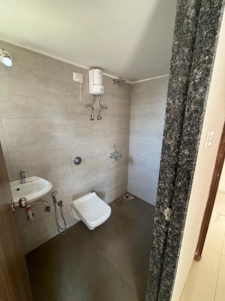 Bathroom, sk-imperial-garden 1 Bedroom 433 Sq.Ft. Apartment In Mira Road Thane 9062624