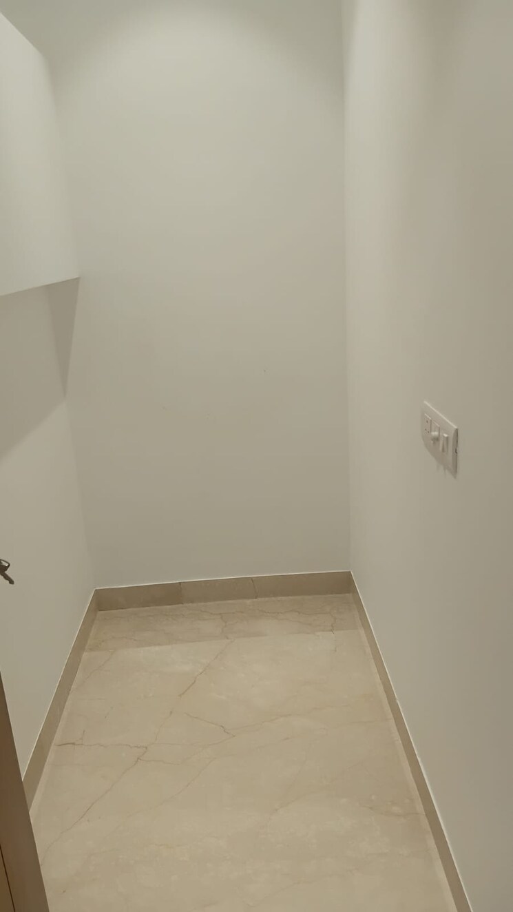 Room, greater kailash i 3 Bedroom 2000 Sq.Ft. Builder Floor In Greater Kailash I Delhi 9062626