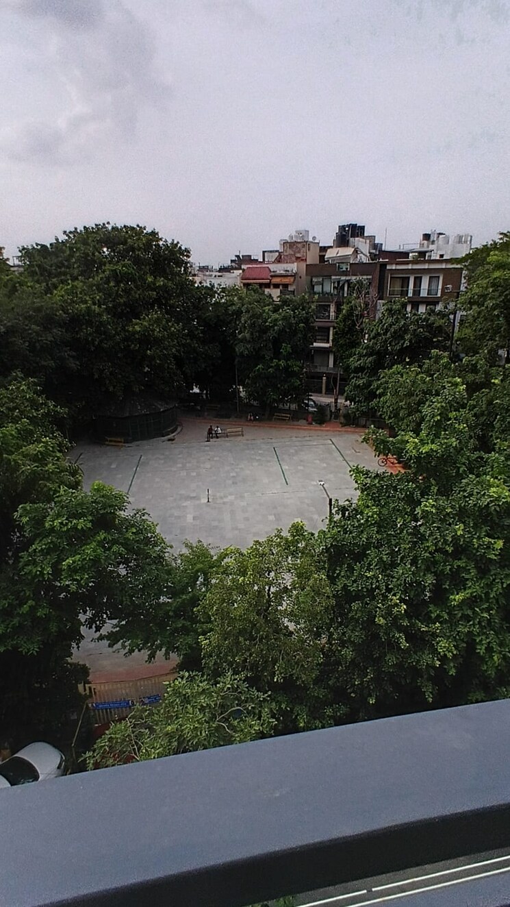 Garden, greater kailash i 3 Bedroom 2000 Sq.Ft. Builder Floor In Greater Kailash I Delhi 9062626