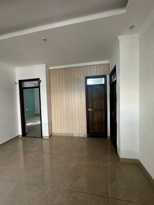 Room in 4 BHK Independent House at Sahastradhara Road – for Sale