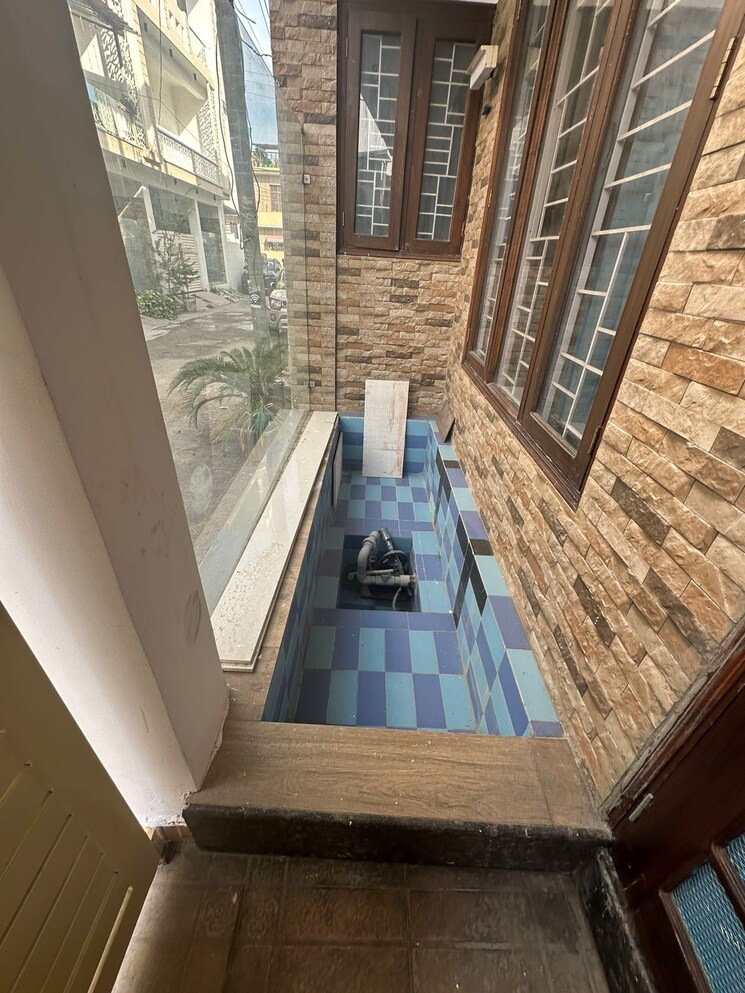 Balcony, sahastradhara road 4 Bedroom 450 Sq.Yd. Independent House In Sahastradhara Road Dehradun 9062630