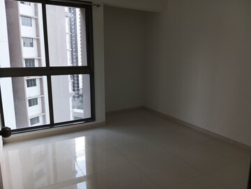 Room in 2 BHK Apartment at Runwal Eirene, Balkum Pada – for Sale