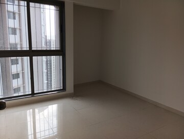 Room in 2 BHK Apartment at Runwal Eirene, Balkum Pada – for Rent