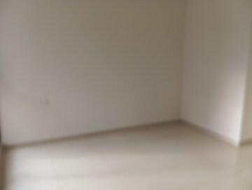 Room in 2 BHK Apartment at Runwal Eirene, Balkum Pada – for Rent
