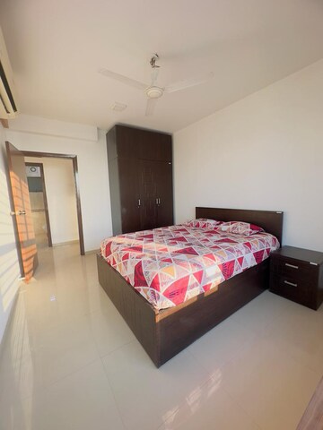 Bedroom in 2.5 BHK Apartment at Oberoi Realty Splendor, Andheri East – for Rent