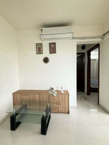 2 BHK Apartment For Rent in Pristine Zircon, Viman Nagar