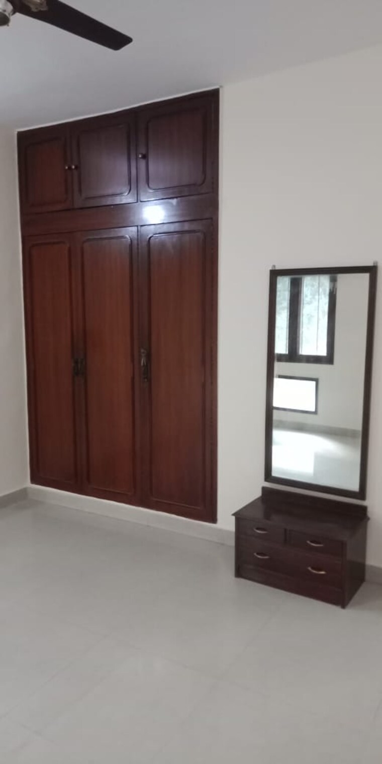 Room, greater kailash i 3 Bedroom 1800 Sq.Ft. Builder Floor In Greater Kailash I Delhi 9062709