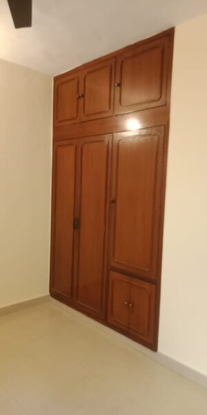 Furnished Amenities in 3 BHK Builder Floor at Greater Kailash I – for Sale