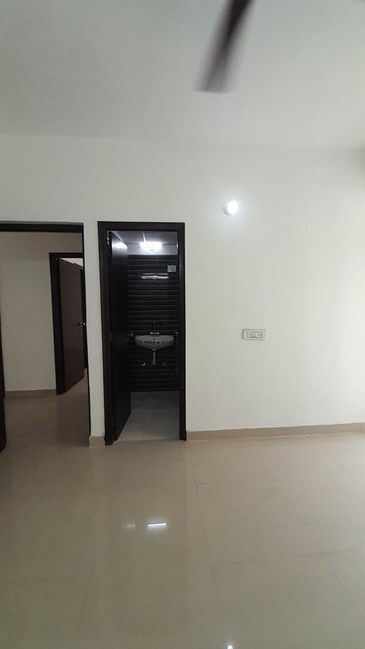 Other, amrapali-golf-homes 3 Bedroom 1550 Sq.Ft. Apartment In Sector 4 Greater Noida Greater Noida 9062708