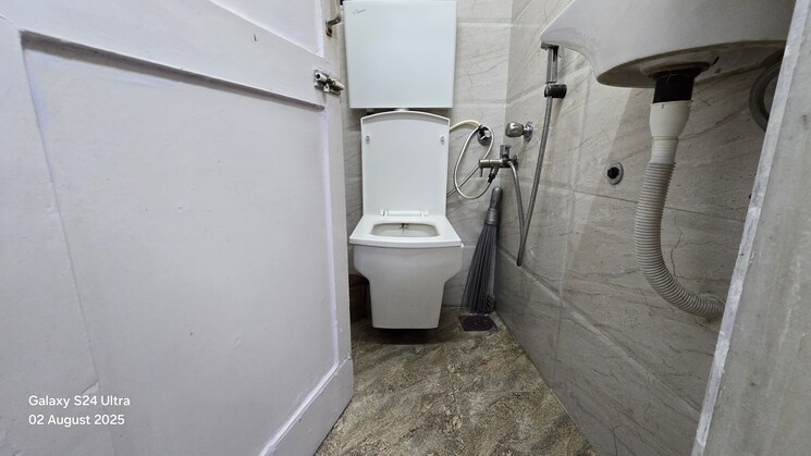 Bathroom, nutan-madhuban-apartment 1 Bedroom 750 Sq.Ft. Apartment In Worli Mumbai 9062713