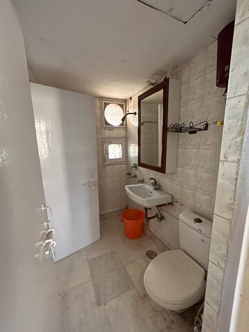 Master Bedroom in 2 BHK Apartment at Gaur City 7th Avenue, Sector 4 Greater Noida – for Rent