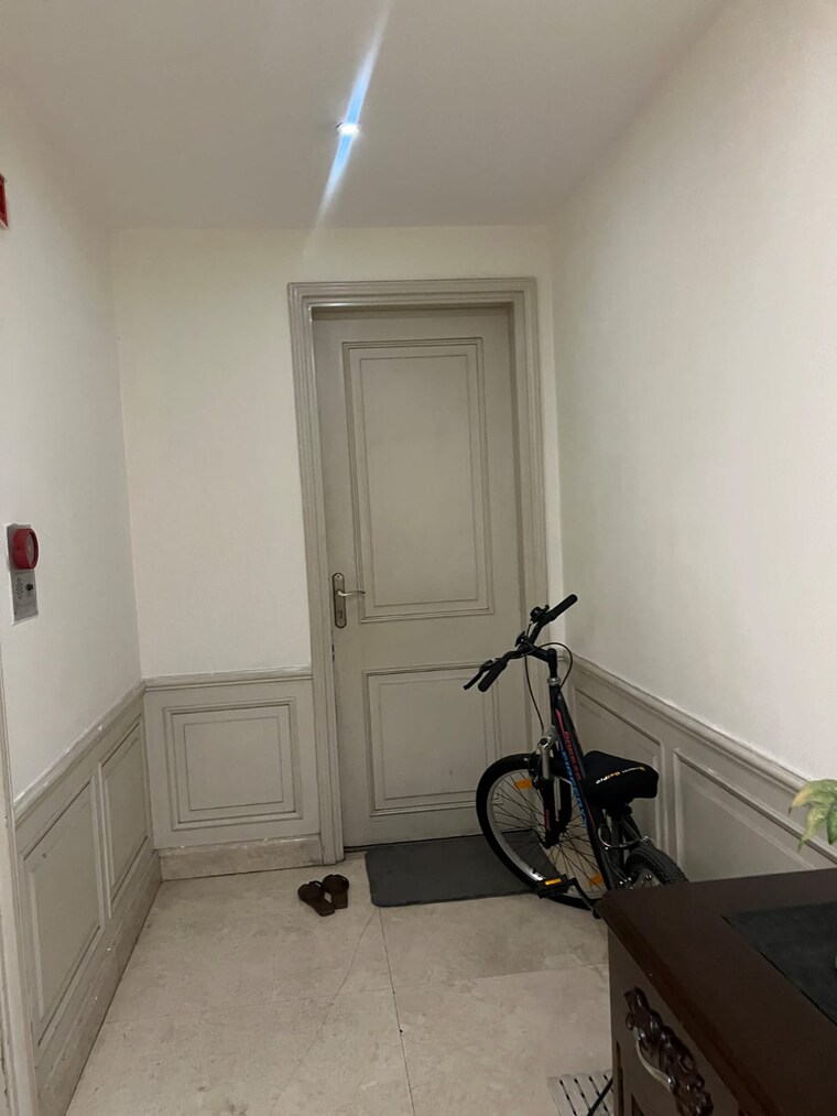 Bathroom, dlf-queens-court 4 Bedroom 5000 Sq.Ft. Apartment In Greater Kailash ii Delhi 9062740