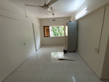 Room in 1 BHK Apartment at Sarkar Residency, Mazgaon – for Rent