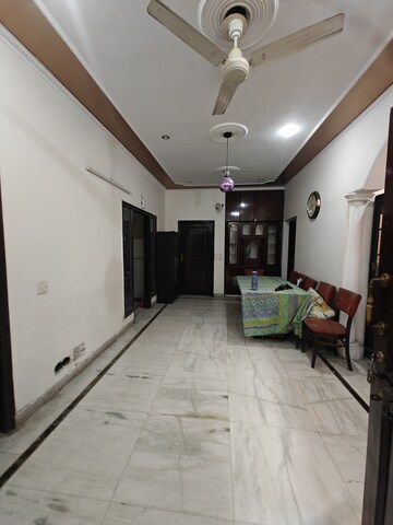 Room in 3 BHK Builder Floor at Sushant Lok I – for Rent