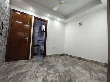 Room in 3 BHK Builder Floor at Saket – for Rent
